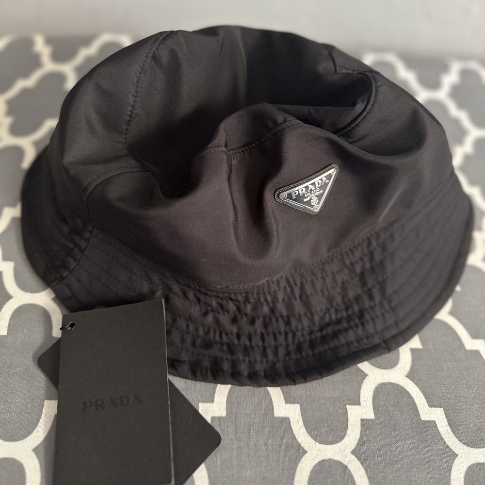 NYLON LOGO BUCKET HAT
